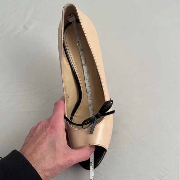 Enzo Angiolini Savoye nude and black patent leather platform peep toe heels - Picture 6 of 9